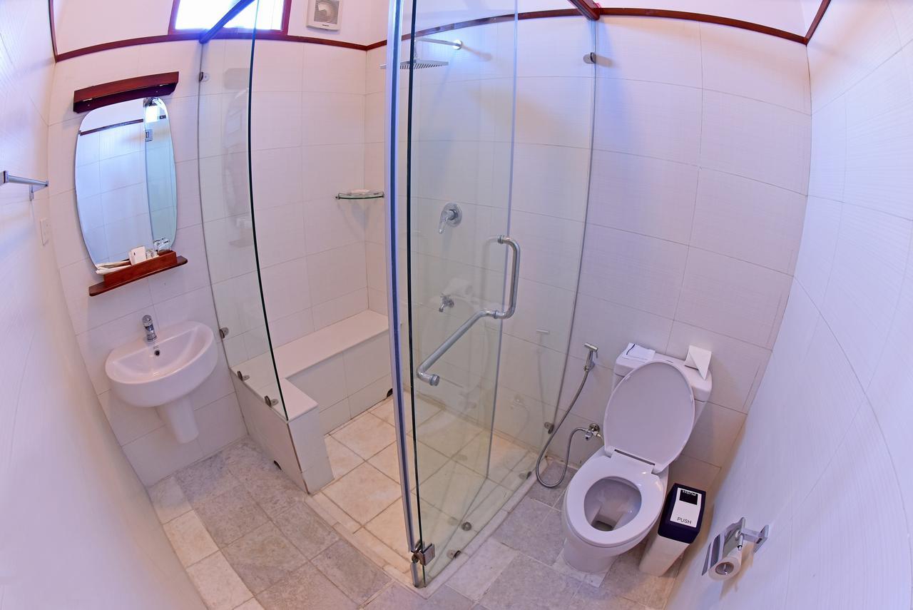 Hotel Maineli Nyaung Shwe Dış mekan fotoğraf